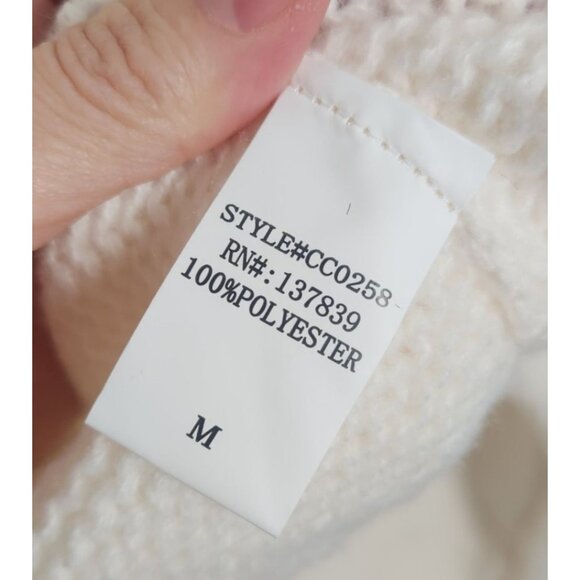 Luna Ivy Women's Sz. M Heart Button Up Long Sleeve Button Up Cardigan Sweater NW - Picture 4 of 6